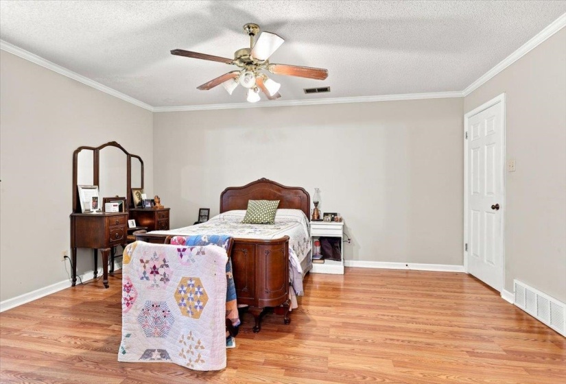 8590 RHONDA CIR, Memphis, Tennessee 38018, 5 Bedroom Bedrooms, 8 Room Rooms,2 BathroomBathrooms,Residential,For Sale,RHONDA,0,10229234