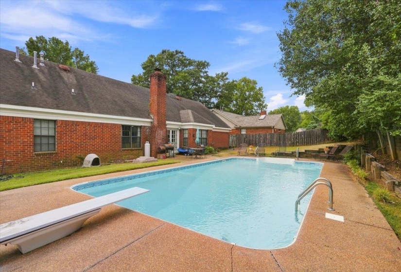 8590 RHONDA CIR, Memphis, Tennessee 38018, 5 Bedroom Bedrooms, 8 Room Rooms,2 BathroomBathrooms,Residential,For Sale,RHONDA,0,10229234