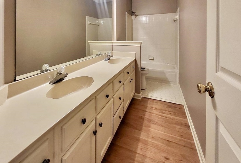 8326 TWIN RIVERS DR, Memphis, Tennessee 38016, 3 Bedroom Bedrooms, 6 Room Rooms,2 BathroomBathrooms,Residential,For Sale,TWIN RIVERS,0,10229236