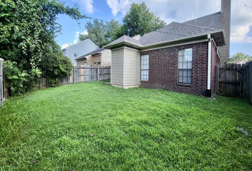 8326 TWIN RIVERS DR, Memphis, Tennessee 38016, 3 Bedroom Bedrooms, 6 Room Rooms,2 BathroomBathrooms,Residential,For Sale,TWIN RIVERS,0,10229236