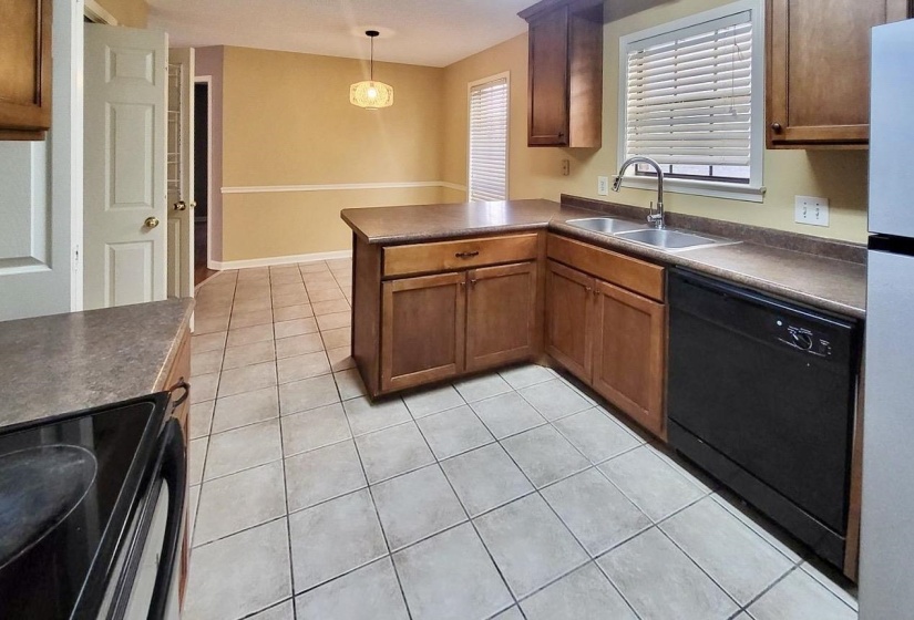 8326 TWIN RIVERS DR, Memphis, Tennessee 38016, 3 Bedroom Bedrooms, 6 Room Rooms,2 BathroomBathrooms,Residential,For Sale,TWIN RIVERS,0,10229236