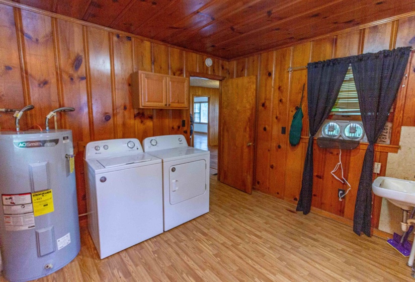 5738 HWY 45 HWY, Bethel Springs, Tennessee 38315, 2 Bedroom Bedrooms, 6 Room Rooms,1 BathroomBathrooms,Residential,For Sale,HWY 45,0,10229237