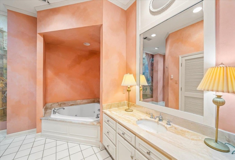 6021 RIVER OAKS CV, Memphis, Tennessee 38120, 5 Bedroom Bedrooms, 12 Room Rooms,5.1 BathroomBathrooms,Residential,For Sale,RIVER OAKS,0,10229239