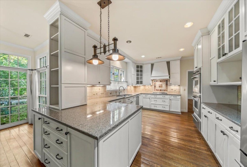 6021 RIVER OAKS CV, Memphis, Tennessee 38120, 5 Bedroom Bedrooms, 12 Room Rooms,5.1 BathroomBathrooms,Residential,For Sale,RIVER OAKS,0,10229239