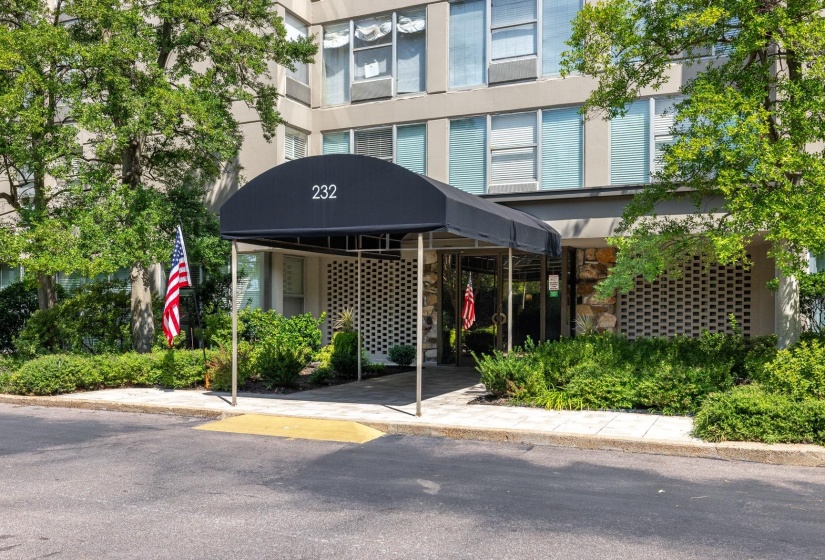 232 HIGHLAND ST, Memphis, Tennessee 38111, 2 Bedroom Bedrooms, 4 Room Rooms,2 BathroomBathrooms,Residential,For Sale,HIGHLAND,0,10229240