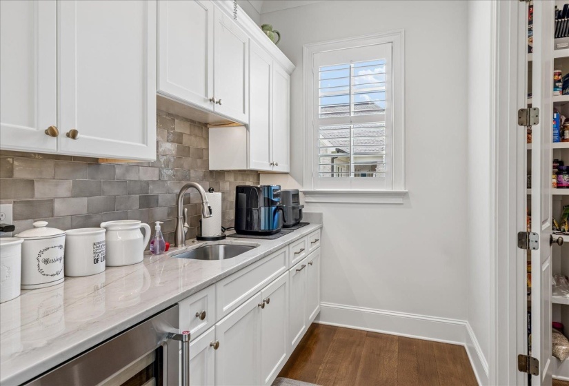 9060 WINSTON WOODS CIR, Germantown, Tennessee 38139, 5 Bedroom Bedrooms, 11 Room Rooms,5.1 BathroomBathrooms,Residential,For Sale,WINSTON WOODS,0,10229247