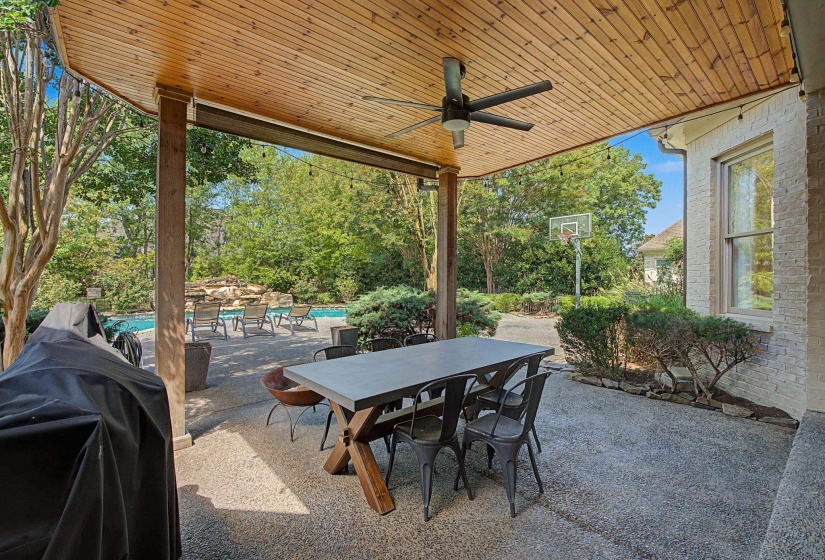 3929 POINTE DR, Lakeland, Tennessee 38002, 4 Bedroom Bedrooms, 12 Room Rooms,3.1 BathroomBathrooms,Residential,For Sale,POINTE,0,10229250