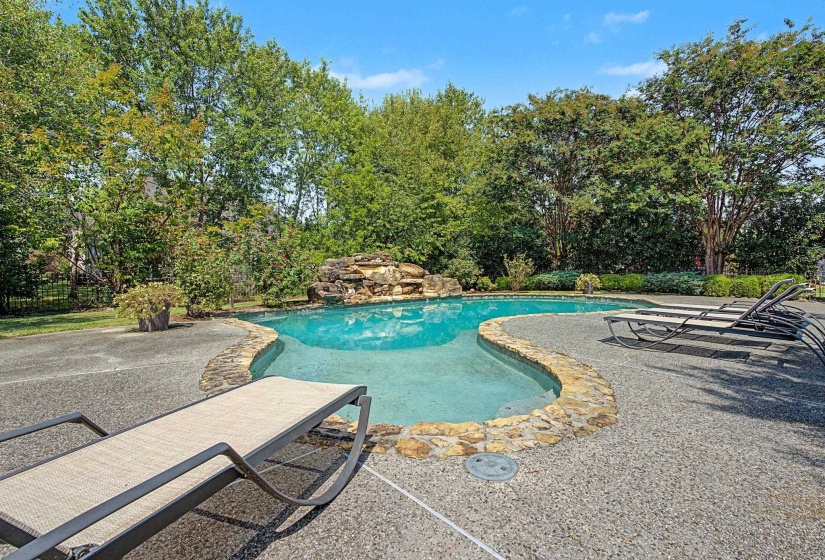 3929 POINTE DR, Lakeland, Tennessee 38002, 4 Bedroom Bedrooms, 12 Room Rooms,3.1 BathroomBathrooms,Residential,For Sale,POINTE,0,10229250