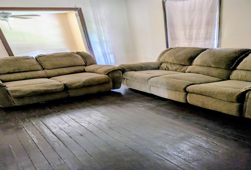 4897 MANSON RD, Memphis, Tennessee 38109, 3 Bedroom Bedrooms, 6 Room Rooms,1.1 BathroomBathrooms,Residential,For Sale,MANSON,0,10229252