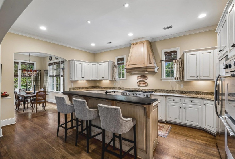 7212 MCVAY MANOR CV, Germantown, Tennessee 38138, 5 Bedroom Bedrooms, 11 Room Rooms,5.1 BathroomBathrooms,Residential,For Sale,MCVAY MANOR,0,10229254