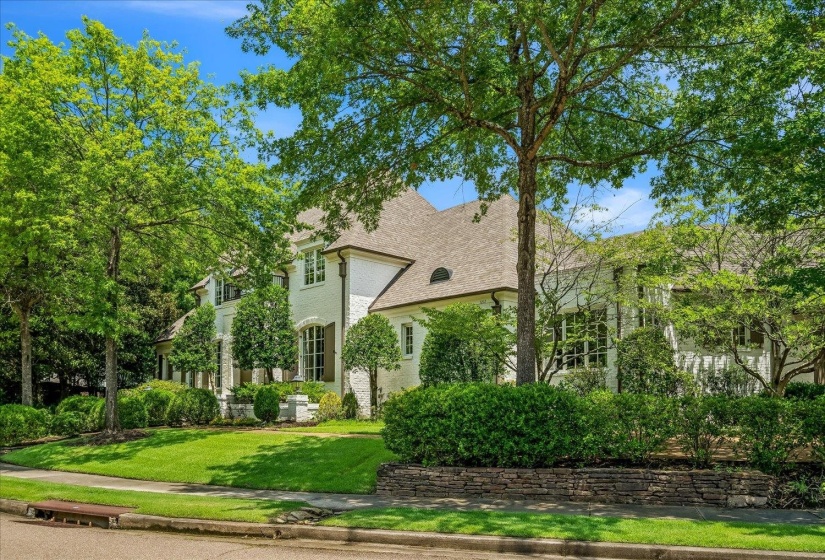 7212 MCVAY MANOR CV, Germantown, Tennessee 38138, 5 Bedroom Bedrooms, 11 Room Rooms,5.1 BathroomBathrooms,Residential,For Sale,MCVAY MANOR,0,10229254