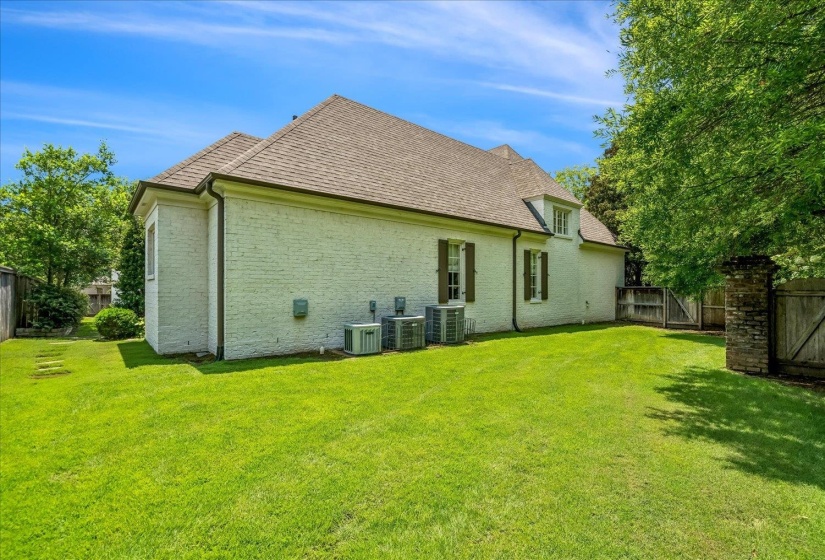 7212 MCVAY MANOR CV, Germantown, Tennessee 38138, 5 Bedroom Bedrooms, 11 Room Rooms,5.1 BathroomBathrooms,Residential,For Sale,MCVAY MANOR,0,10229254