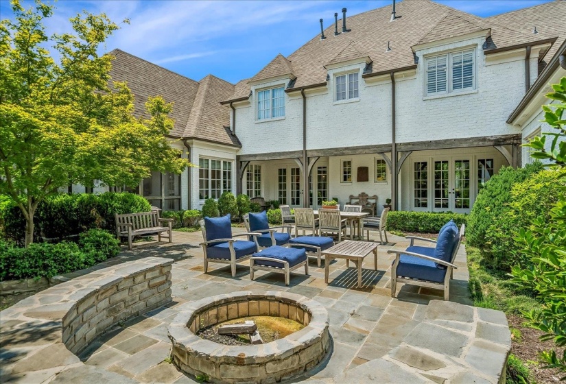 7212 MCVAY MANOR CV, Germantown, Tennessee 38138, 5 Bedroom Bedrooms, 11 Room Rooms,5.1 BathroomBathrooms,Residential,For Sale,MCVAY MANOR,0,10229254