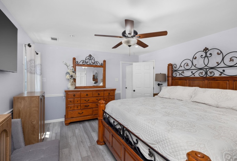 215 WHITLEY WAY, Oakland, Tennessee 38060, 4 Bedroom Bedrooms, 6 Room Rooms,2 BathroomBathrooms,Residential,For Sale,WHITLEY,0,10229257