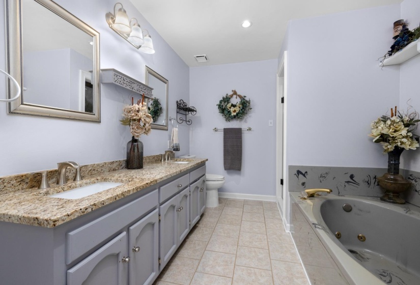 215 WHITLEY WAY, Oakland, Tennessee 38060, 4 Bedroom Bedrooms, 6 Room Rooms,2 BathroomBathrooms,Residential,For Sale,WHITLEY,0,10229257