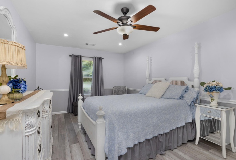 215 WHITLEY WAY, Oakland, Tennessee 38060, 4 Bedroom Bedrooms, 6 Room Rooms,2 BathroomBathrooms,Residential,For Sale,WHITLEY,0,10229257