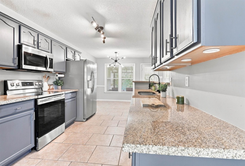 1960 CHARTRIDGE DR, Unincorporated, Tennessee 38016, 3 Bedroom Bedrooms, 7 Room Rooms,2.1 BathroomBathrooms,Residential,For Sale,CHARTRIDGE,0,10229263