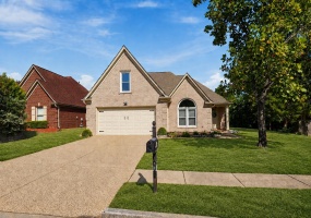 1960 CHARTRIDGE DR, Unincorporated, Tennessee 38016, 3 Bedroom Bedrooms, 7 Room Rooms,2.1 BathroomBathrooms,Residential,For Sale,CHARTRIDGE,0,10229263