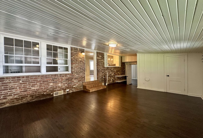224 MAPLE ST, Selmer, Tennessee 38375-1712, 4 Bedroom Bedrooms, 8 Room Rooms,1 BathroomBathrooms,Residential,For Sale,MAPLE,0,10229264