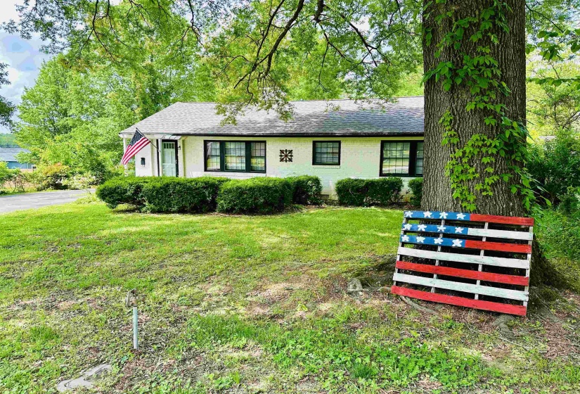 224 MAPLE ST, Selmer, Tennessee 38375-1712, 4 Bedroom Bedrooms, 8 Room Rooms,1 BathroomBathrooms,Residential,For Sale,MAPLE,0,10229264