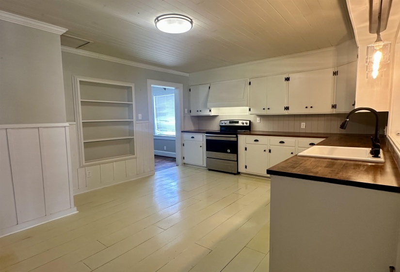 224 MAPLE ST, Selmer, Tennessee 38375-1712, 4 Bedroom Bedrooms, 8 Room Rooms,1 BathroomBathrooms,Residential,For Sale,MAPLE,0,10229264
