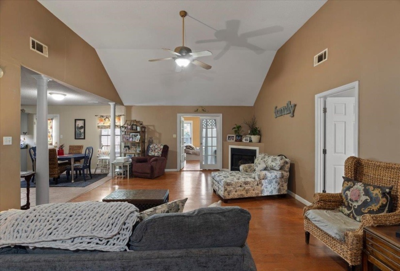 4760 HALLBROOK DR, Millington, Tennessee 38053, 3 Bedroom Bedrooms, 7 Room Rooms,2 BathroomBathrooms,Residential,For Sale,HALLBROOK,0,10229269