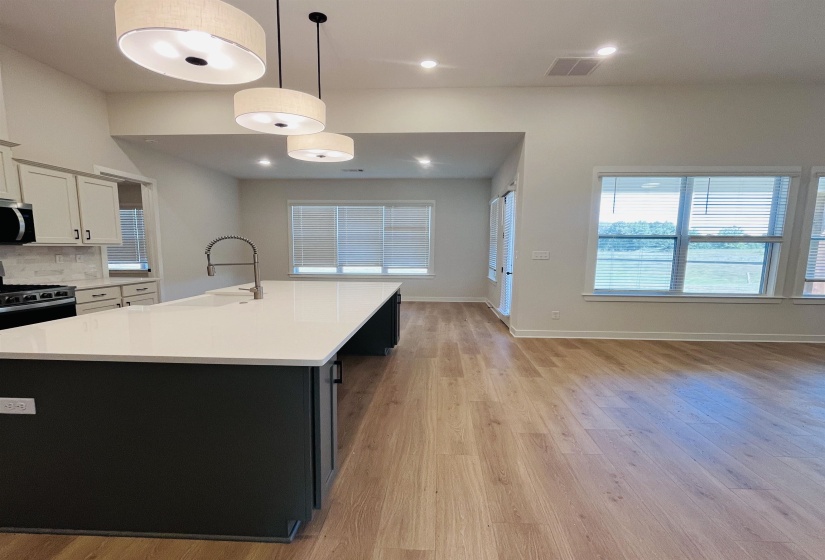 7044 WALKER FARMS DR, Bartlett, Tennessee 38002, 5 Bedroom Bedrooms, 13 Room Rooms,3 BathroomBathrooms,Residential,For Sale,WALKER FARMS,0,10226186
