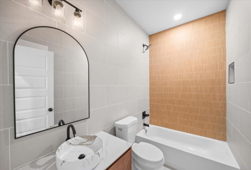 921 GALLOWAY AVE, Memphis, Tennessee 38105, 3 Bedroom Bedrooms, 3 Room Rooms,2 BathroomBathrooms,Residential,For Sale,GALLOWAY,0,10229271