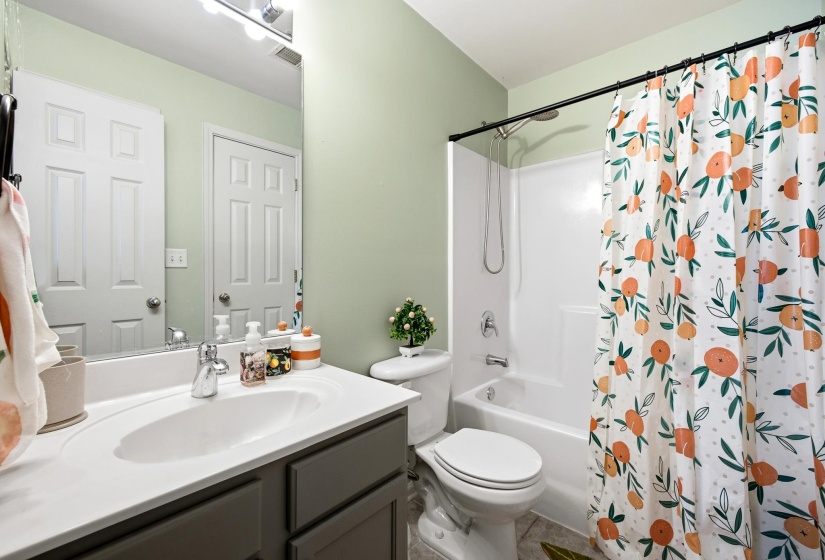 1282 ISLAND PL, Memphis, Tennessee 38103, 3 Bedroom Bedrooms, 8 Room Rooms,2.1 BathroomBathrooms,Residential,For Sale,ISLAND,0,10229272
