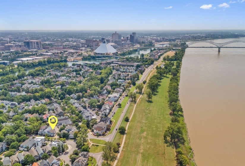 79 HARBOR VILLAGE DR, Memphis, Tennessee 38103, 2 Bedroom Bedrooms, 6 Room Rooms,2.1 BathroomBathrooms,Residential,For Sale,HARBOR VILLAGE,0,10229273