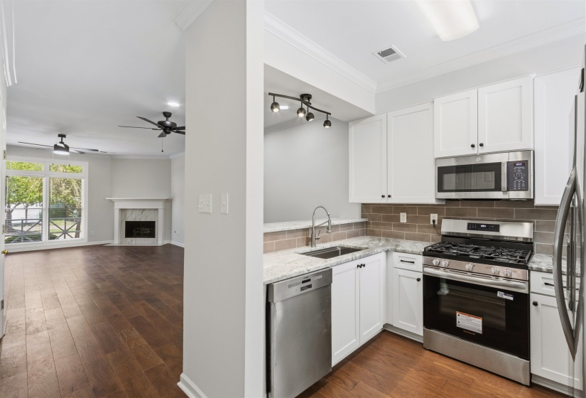 79 HARBOR VILLAGE DR, Memphis, Tennessee 38103, 2 Bedroom Bedrooms, 6 Room Rooms,2.1 BathroomBathrooms,Residential,For Sale,HARBOR VILLAGE,0,10229273