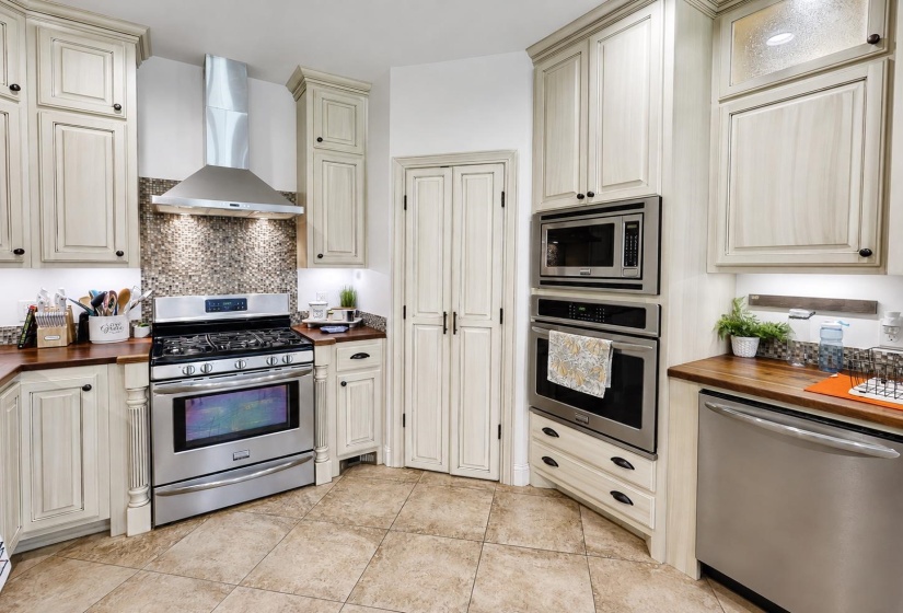 35 KNOTTY OAKS DR, Counce, Tennessee 38326, 5 Bedroom Bedrooms, 14 Room Rooms,4.1 BathroomBathrooms,Residential,For Sale,KNOTTY OAKS,0,10229276