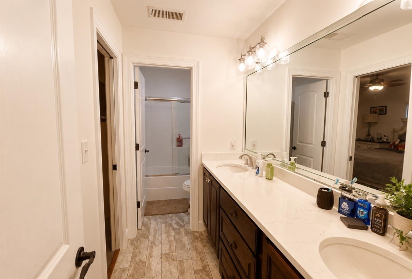 35 KNOTTY OAKS DR, Counce, Tennessee 38326, 5 Bedroom Bedrooms, 14 Room Rooms,4.1 BathroomBathrooms,Residential,For Sale,KNOTTY OAKS,0,10229276