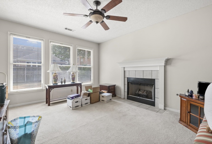 8977 CHIMNEYROCK BLVD, Memphis, Tennessee 38016, 5 Bedroom Bedrooms, 9 Room Rooms,3 BathroomBathrooms,Residential,For Sale,CHIMNEYROCK,0,10229277