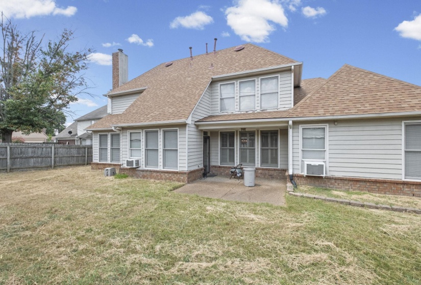 8977 CHIMNEYROCK BLVD, Memphis, Tennessee 38016, 5 Bedroom Bedrooms, 9 Room Rooms,3 BathroomBathrooms,Residential,For Sale,CHIMNEYROCK,0,10229277