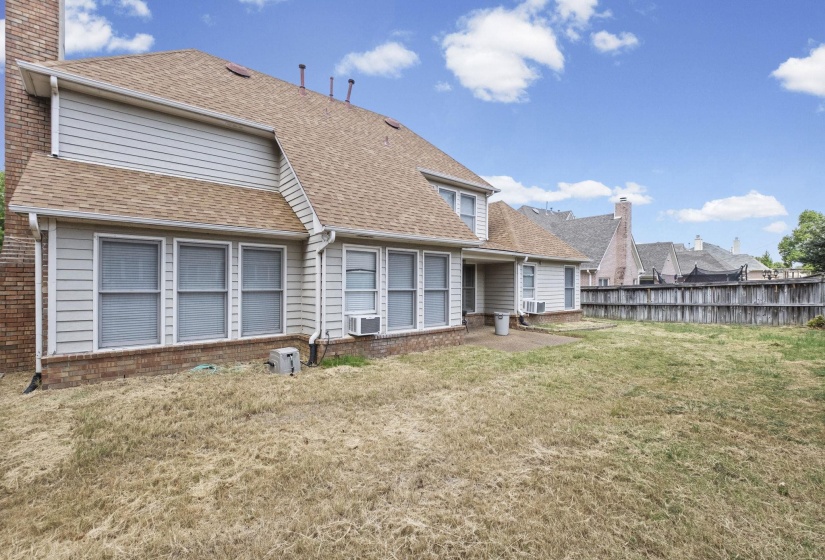8977 CHIMNEYROCK BLVD, Memphis, Tennessee 38016, 5 Bedroom Bedrooms, 9 Room Rooms,3 BathroomBathrooms,Residential,For Sale,CHIMNEYROCK,0,10229277