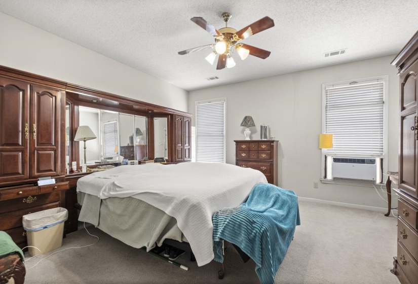 8977 CHIMNEYROCK BLVD, Memphis, Tennessee 38016, 5 Bedroom Bedrooms, 9 Room Rooms,3 BathroomBathrooms,Residential,For Sale,CHIMNEYROCK,0,10229277