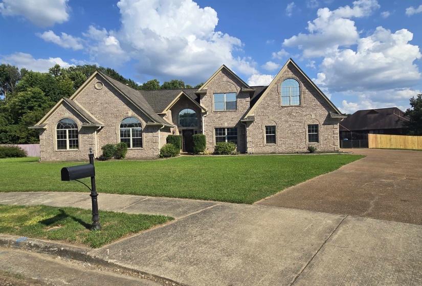 6573 LOGWOOD CV, Bartlett, Tennessee 38002, 4 Bedroom Bedrooms, 8 Room Rooms,3 BathroomBathrooms,Residential,For Sale,LOGWOOD,0,10229278