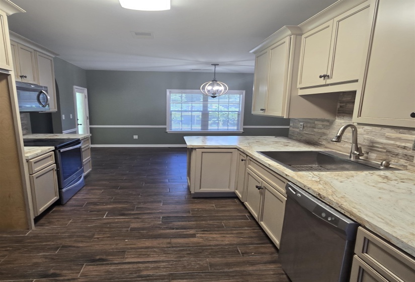 6573 LOGWOOD CV, Bartlett, Tennessee 38002, 4 Bedroom Bedrooms, 8 Room Rooms,3 BathroomBathrooms,Residential,For Sale,LOGWOOD,0,10229278