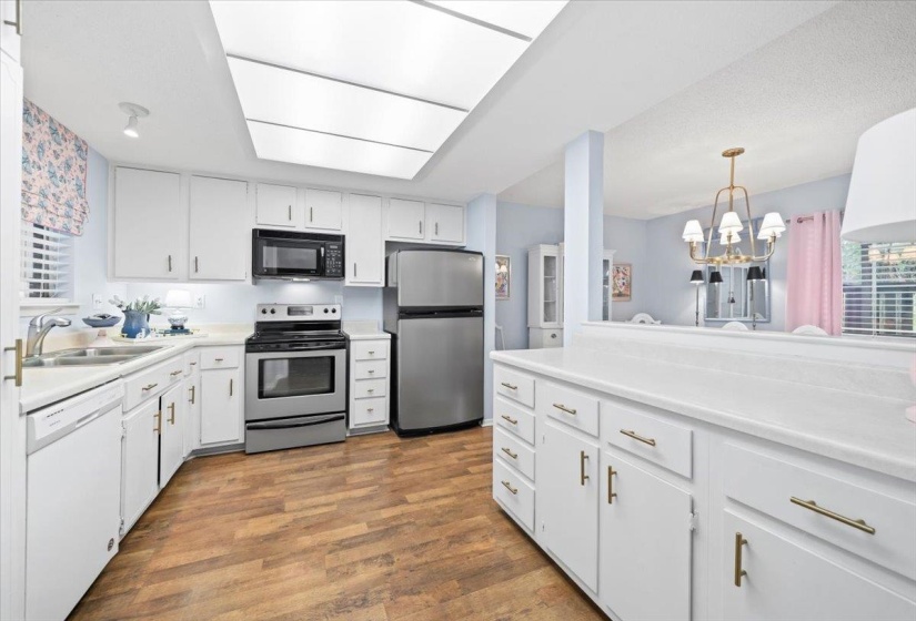 4787 TOWERING OAKS DR, Memphis, Tennessee 38117, 2 Bedroom Bedrooms, 6 Room Rooms,1.1 BathroomBathrooms,Residential,For Sale,TOWERING OAKS,0,10229280