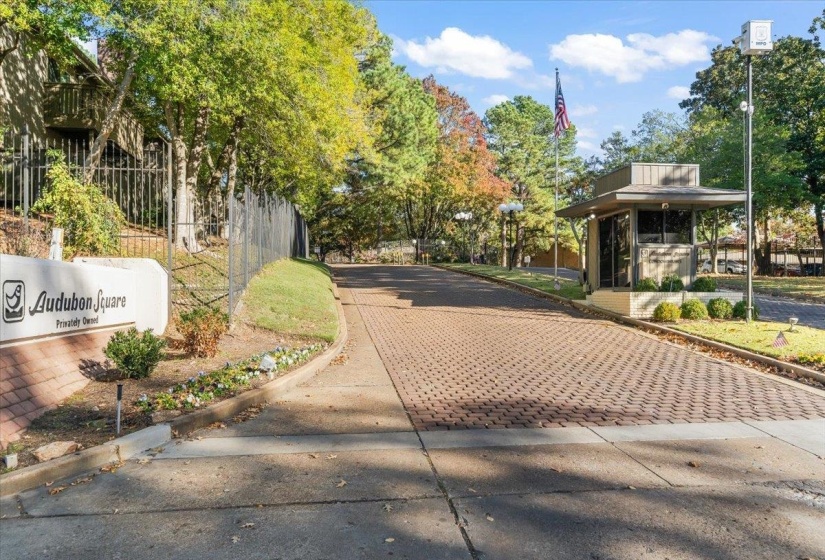 4787 TOWERING OAKS DR, Memphis, Tennessee 38117, 2 Bedroom Bedrooms, 6 Room Rooms,1.1 BathroomBathrooms,Residential,For Sale,TOWERING OAKS,0,10229280