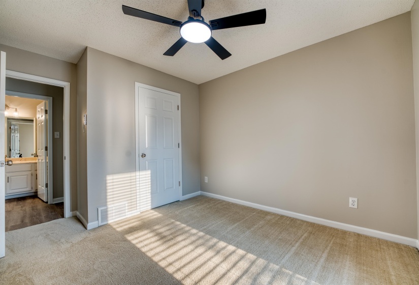 8747 GRANDBURY PL, Memphis, Tennessee 38016, 4 Bedroom Bedrooms, 7 Room Rooms,2.1 BathroomBathrooms,Residential,For Sale,GRANDBURY,0,10229282