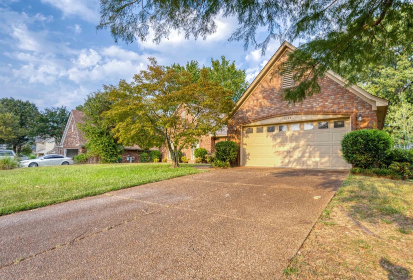 8747 GRANDBURY PL, Memphis, Tennessee 38016, 4 Bedroom Bedrooms, 7 Room Rooms,2.1 BathroomBathrooms,Residential,For Sale,GRANDBURY,0,10229282