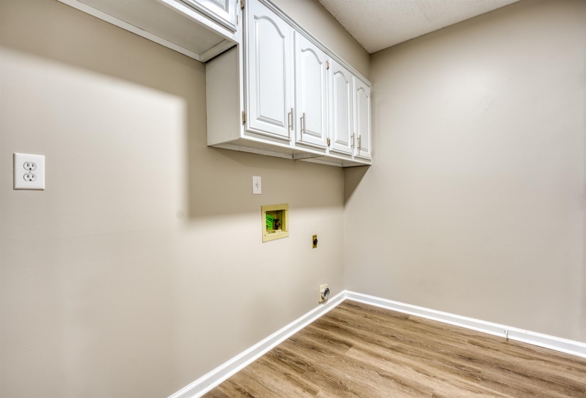 8747 GRANDBURY PL, Memphis, Tennessee 38016, 4 Bedroom Bedrooms, 7 Room Rooms,2.1 BathroomBathrooms,Residential,For Sale,GRANDBURY,0,10229282