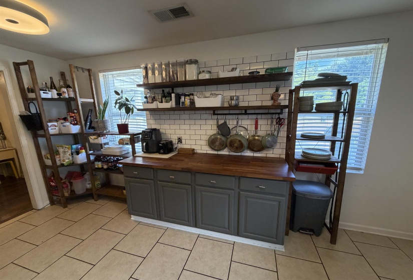 1261 PRESCOTT RD, Memphis, Tennessee 38111, 3 Bedroom Bedrooms, 3 Room Rooms,2 BathroomBathrooms,Residential,For Sale,PRESCOTT,0,10229284