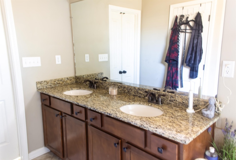 7665 SHADOWCREST CV, Unicorp/Memphis, Tennessee 38125, 4 Bedroom Bedrooms, 7 Room Rooms,3 BathroomBathrooms,Residential,For Sale,SHADOWCREST,0,10229287