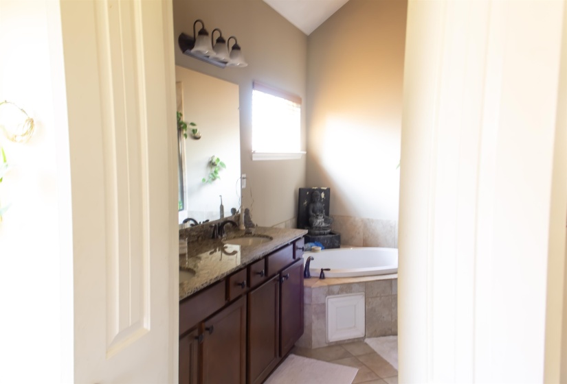 7665 SHADOWCREST CV, Unicorp/Memphis, Tennessee 38125, 4 Bedroom Bedrooms, 7 Room Rooms,3 BathroomBathrooms,Residential,For Sale,SHADOWCREST,0,10229287