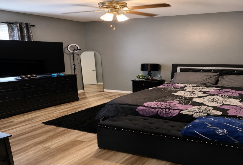 3 HOLLY HILL DR, Jackson, Tennessee 38301-9013, 3 Bedroom Bedrooms, 7 Room Rooms,2 BathroomBathrooms,Residential,For Sale,HOLLY HILL,0,10229288