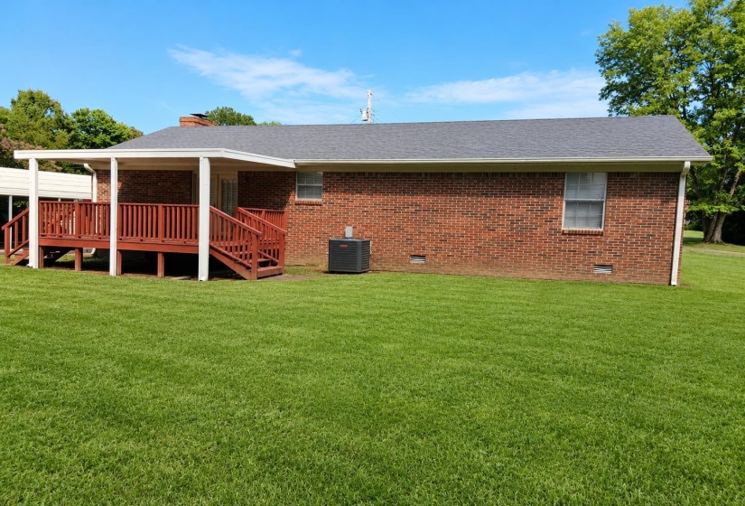 3 HOLLY HILL DR, Jackson, Tennessee 38301-9013, 3 Bedroom Bedrooms, 7 Room Rooms,2 BathroomBathrooms,Residential,For Sale,HOLLY HILL,0,10229288