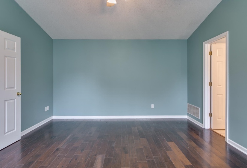 1464 FARMYARD CV, Unincorporated, Tennessee 38016, 3 Bedroom Bedrooms, 5 Room Rooms,2 BathroomBathrooms,Residential,For Sale,FARMYARD,0,10229292